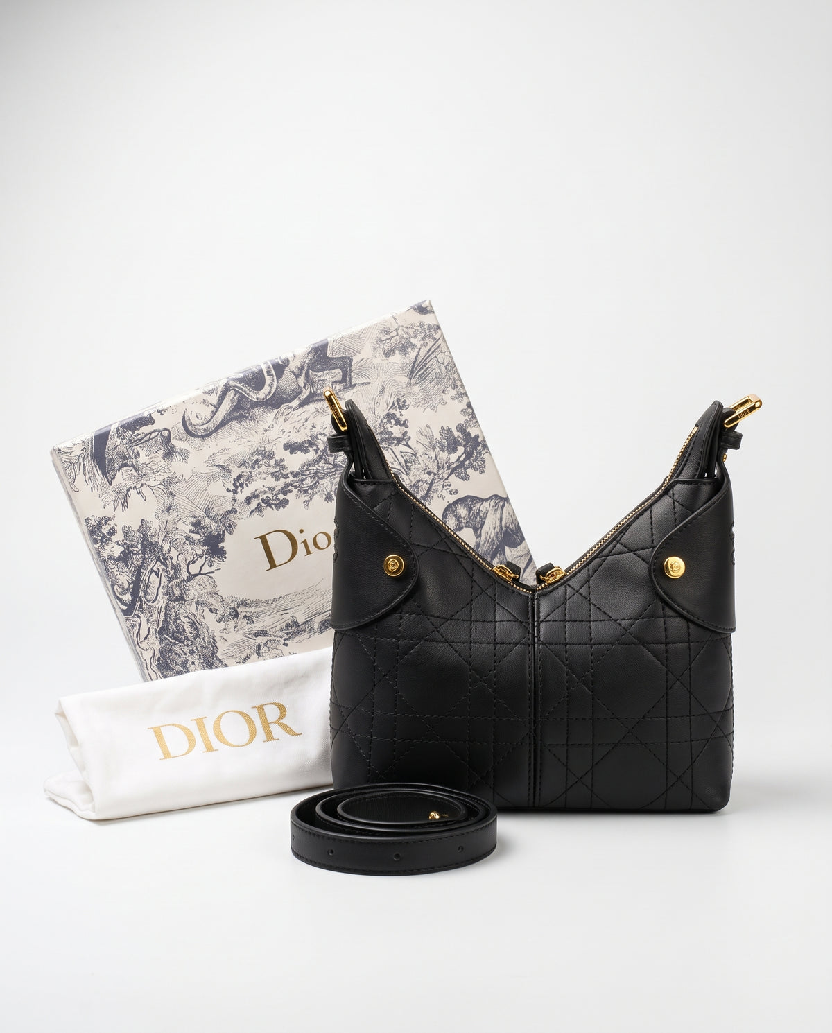 Dior Voyage Bag In Cannage Leather